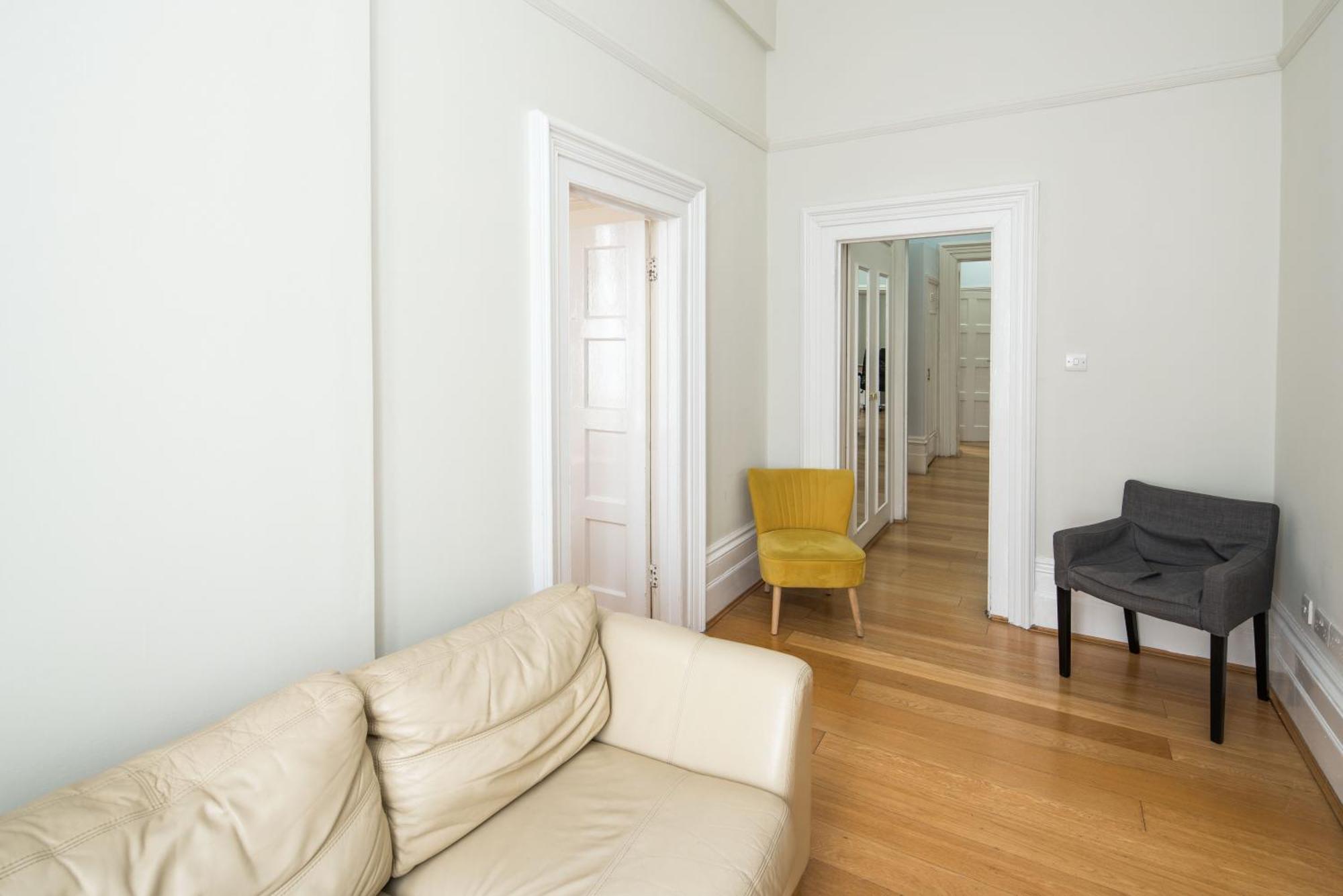 Four Beds By The Station Londres Exterior foto