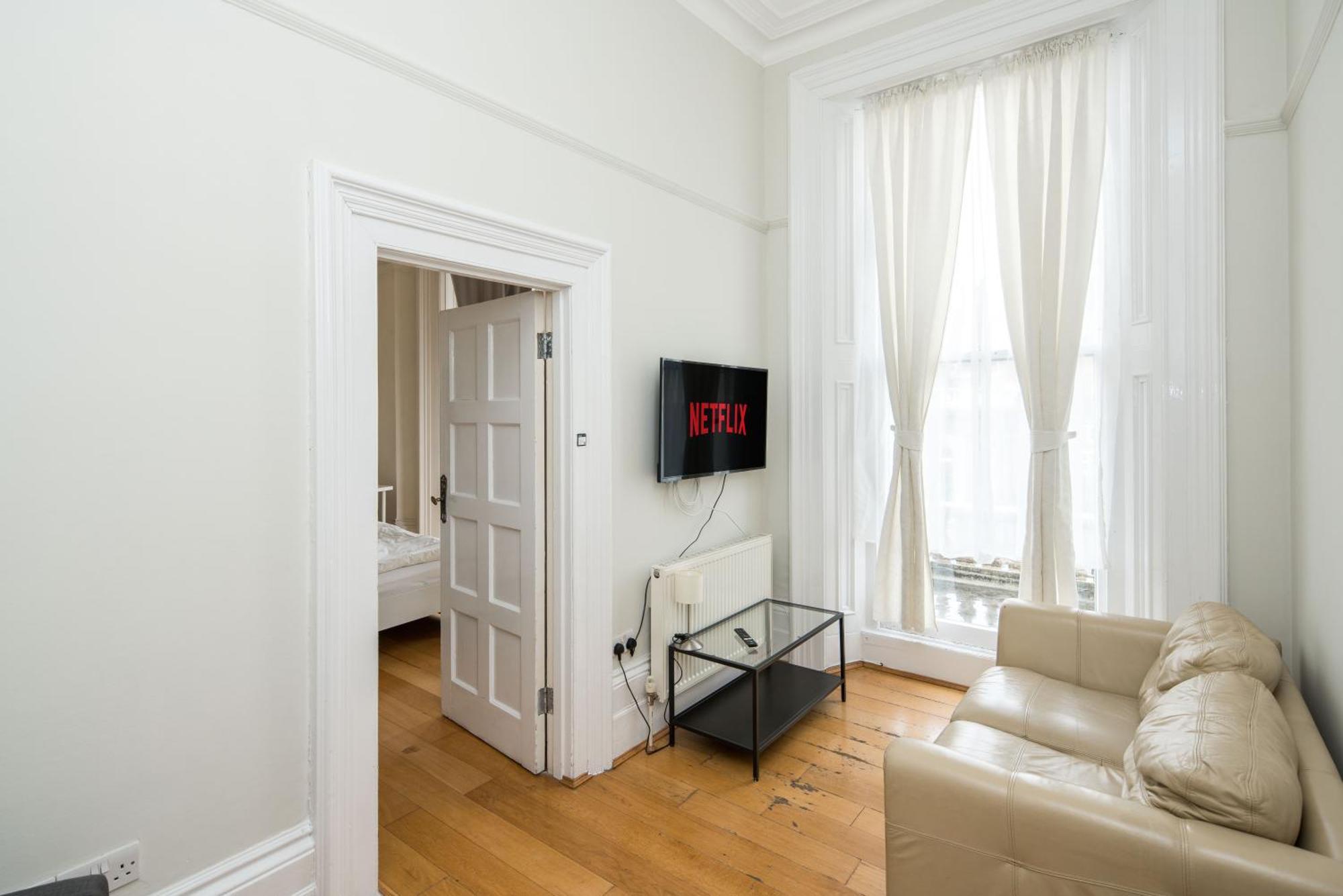 Four Beds By The Station Londres Exterior foto
