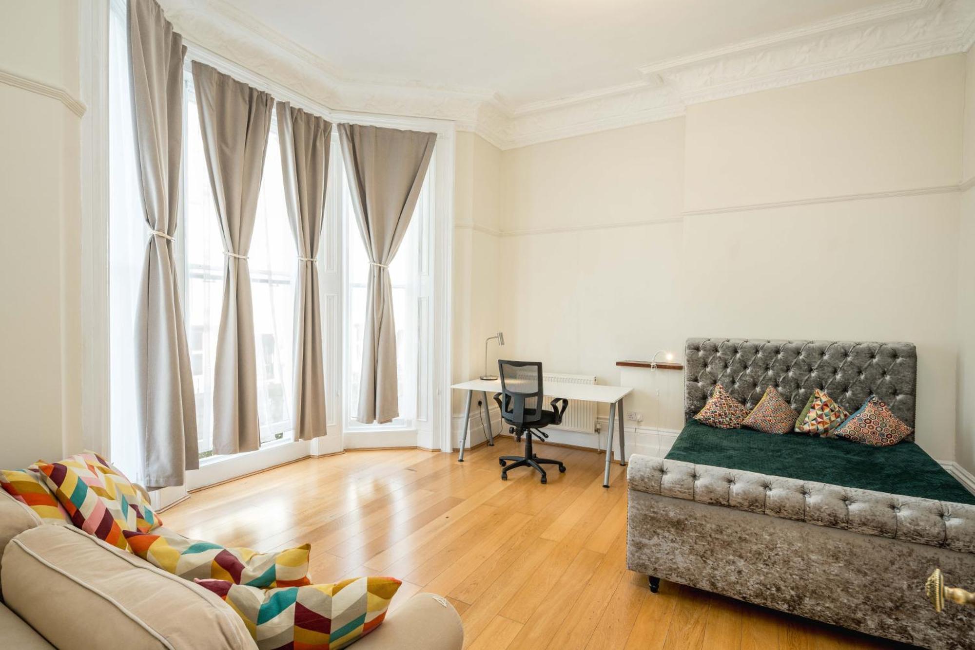 Four Beds By The Station Londres Exterior foto